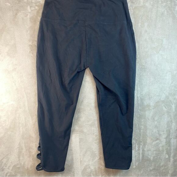 Soft Surroundings Woman’s Leggings Cropped Medium Black - Picture 2 of 7